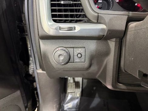 Used 2015 GMC Acadia SLT image 17