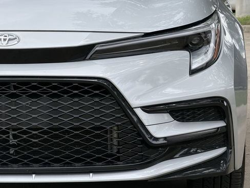 Used 2024 Toyota Corolla SE w/ SE Premium Package FWD image 9