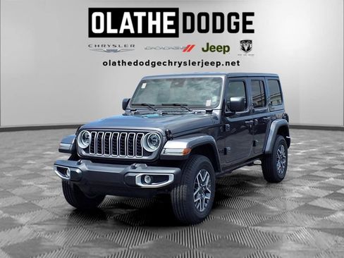 Used 2025 Jeep Wrangler Unlimited Sahara AWD/4WD image 1