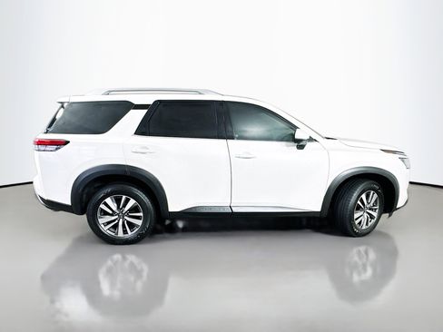 Used 2023 Nissan Pathfinder SL image 8