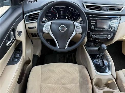 Used 2016 Nissan Rogue SV w/ SV Family Package FWD image 8