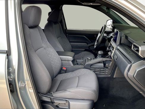 Used 2025 Toyota Tacoma SR image 29