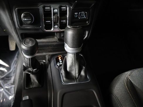 Used 2024 Jeep Wrangler Unlimited Sport AWD/4WD image 41
