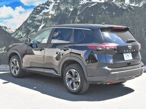 Used 2026 Nissan Rogue SV AWD/4WD image 9