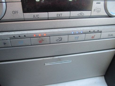 Used 2006 Lincoln Zephyr image 29