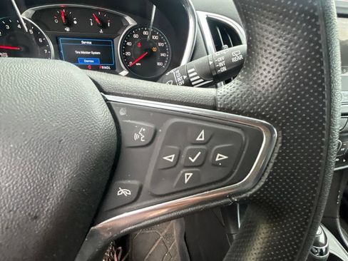 Used 2019 Chevrolet Equinox LT w/ LPO, Blackout Package FWD image 20