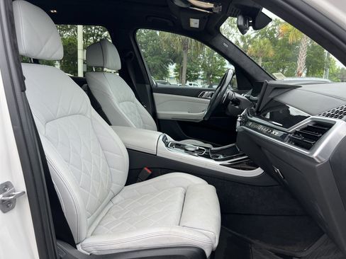 Used 2023 BMW X7 xDrive40i w/ M Sport Package AWD/4WD image 33