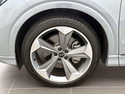 Used 2025 Audi Q4 e-tron Premium Plus w/ Premium Plus AWD/4WD image 8