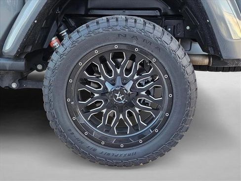 Used 2022 Jeep Gladiator Mojave w/ Cold Weather Group image 24