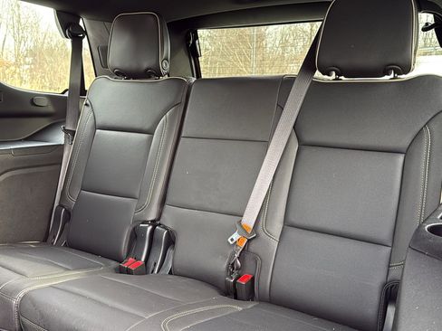 Used 2023 GMC Yukon SLT w/ SLT Luxury Package image 26