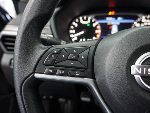 Used 2024 Nissan Altima 2.5 SV FWD image 17