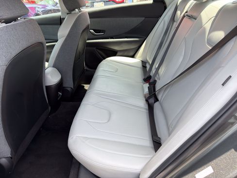 Used 2024 Hyundai Elantra Limited FWD image 16