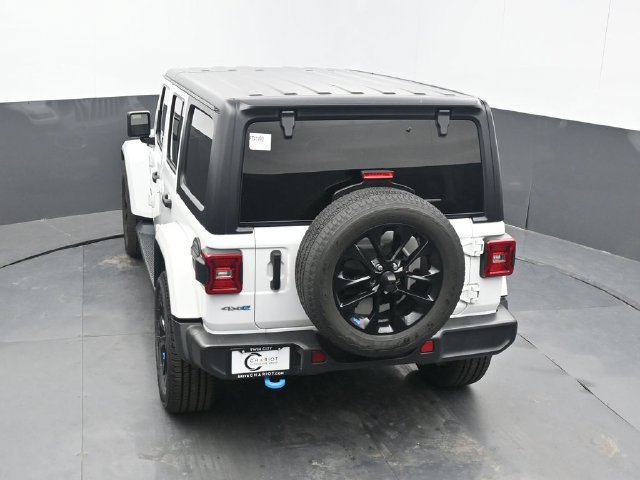 Used 2023 Jeep Wrangler Unlimited Sahara w/ Cold Weather Group AWD/4WD image 47