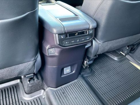 Used 2025 Toyota Grand Highlander AWD Hybrid image 29