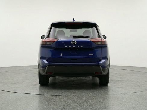 Used 2025 Nissan Rogue SV AWD/4WD image 7