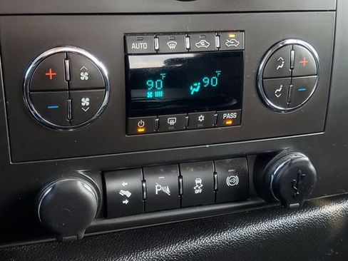 Used 2013 Chevrolet Silverado 2500 LT w/ Interior Plus Package image 22