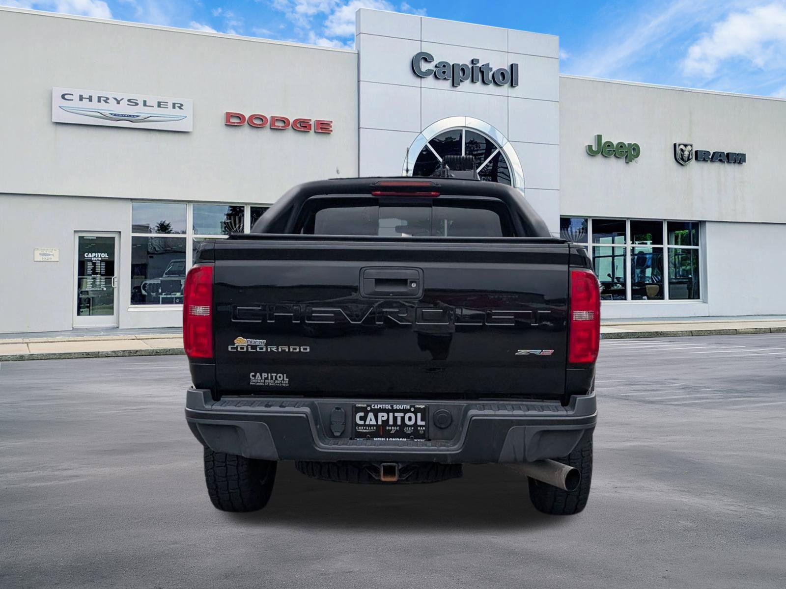 Used 2022 Chevrolet Colorado ZR2 w/ ZR2 Midnight Special Edition AWD/4WD image 4