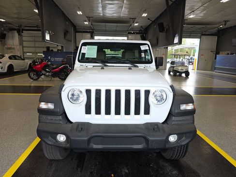 Used 2022 Jeep Wrangler Unlimited Sport image 2