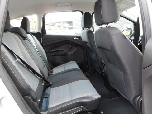 Used 2015 Ford C-MAX SE image 24