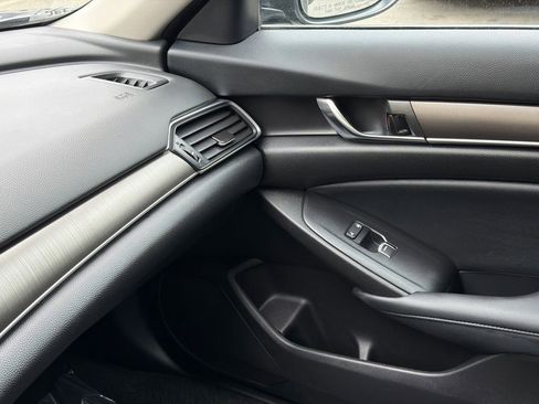 Used 2022 Honda Accord LX image 8