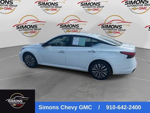 Used 2024 Nissan Altima 2.5 SV FWD image 6