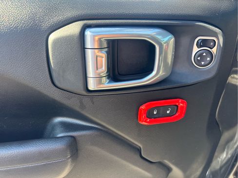 Used 2024 Jeep Gladiator Sport AWD/4WD image 16