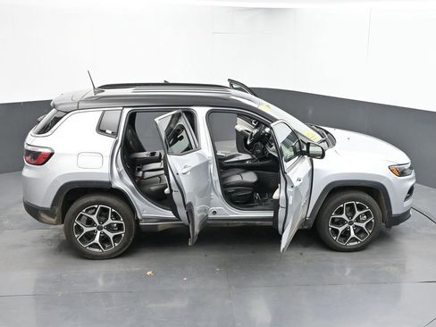 Used 2025 Jeep Compass Limited AWD/4WD image 69