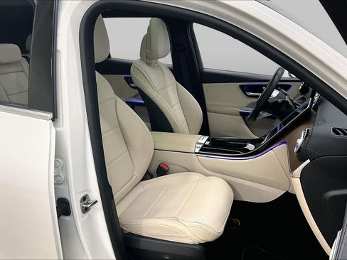 Used 2023 Mercedes-Benz GLC 300 4MATIC image 9