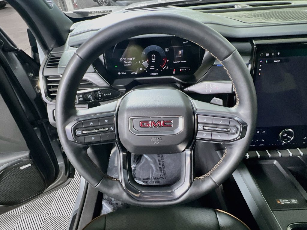 Used 2025 GMC Acadia AT4 w/ LPO, Floor Liner Package AWD/4WD image 10