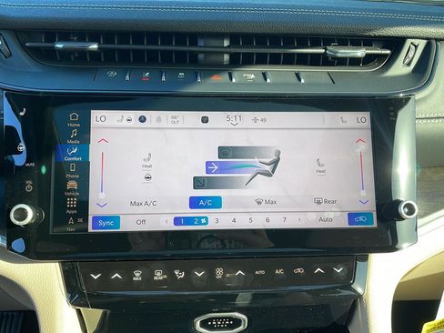 New 2026 Jeep Grand Cherokee Limited w/ Luxury Tech Group II AWD/4WD image 16