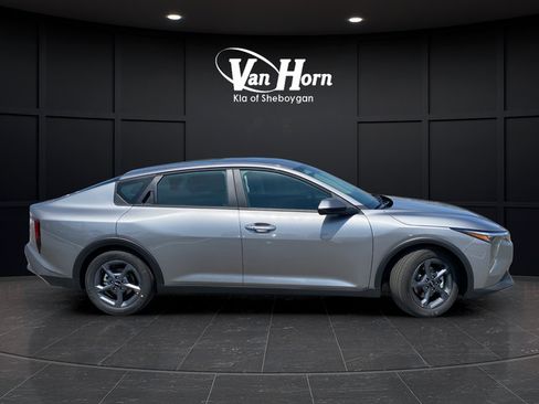 New 2026 Kia K4 FWD image 2
