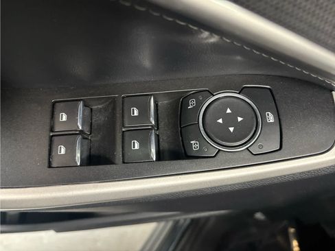 Used 2022 Ford Explorer XLT w/ Equipment Group 202A AWD/4WD image 22