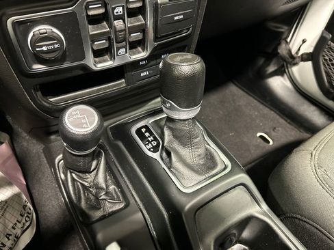 Used 2021 Jeep Wrangler Unlimited Sport image 25