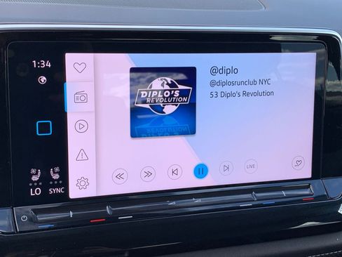 Used 2025 Volkswagen Atlas Cross Sport SE image 21