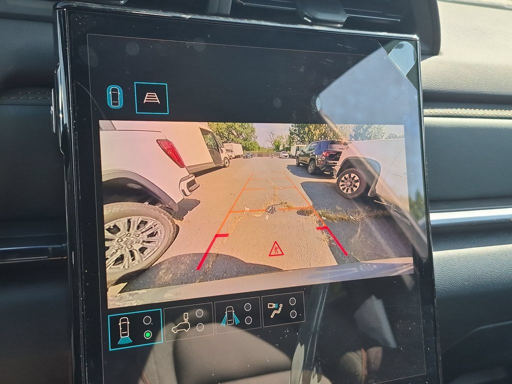 New 2027 GMC Terrain AT4 w/ Convenience Package III AWD/4WD image 18