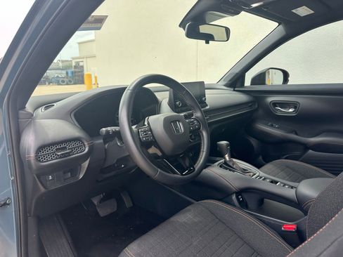 Used 2025 Honda HR-V Sport image 11