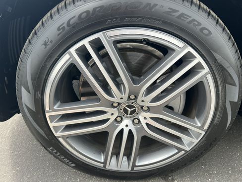 Certified 2024 Mercedes-Benz GLS 450 4MATIC image 10