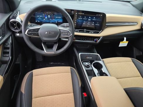 Used 2026 Chevrolet Equinox ACTIV image 3