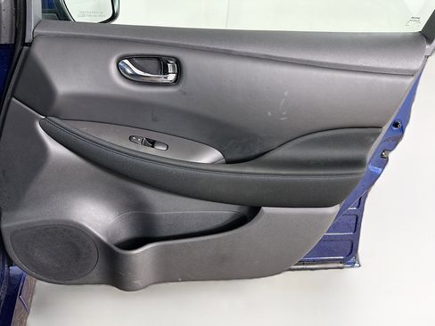 Used 2024 Nissan Leaf S image 30