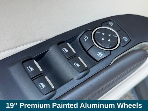 Used 2018 Lincoln MKC Reserve FWD image 18