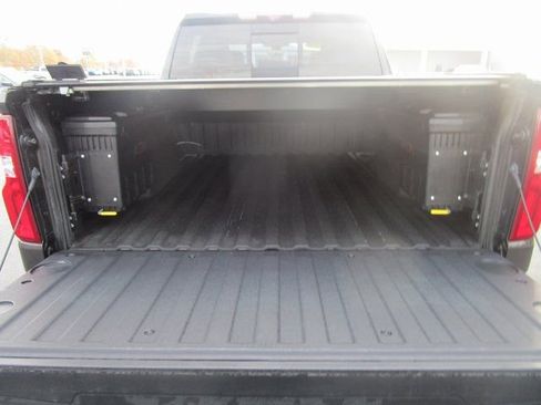 Used 2021 Chevrolet Silverado 1500 LTZ w/ Technology Package AWD/4WD image 21