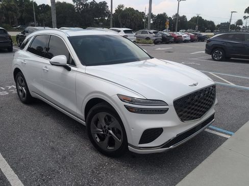 Certified 2026 Genesis GV70 2.5T Advanced AWD/4WD image 3