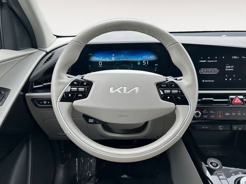 Used 2023 Kia Niro Wind w/ Wind Preserve Package FWD image 15