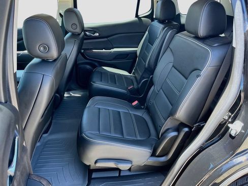 Used 2023 GMC Acadia Denali w/ Denali Ultimate Package FWD image 26