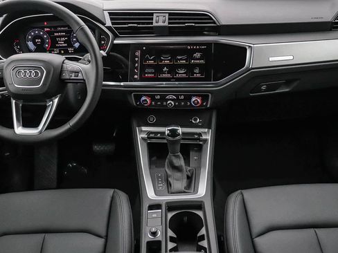 New 2025 Audi Q3 2.0T Premium image 16