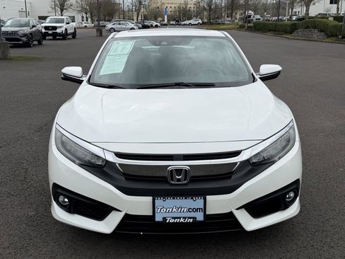 Used 2017 Honda Civic Touring image 3