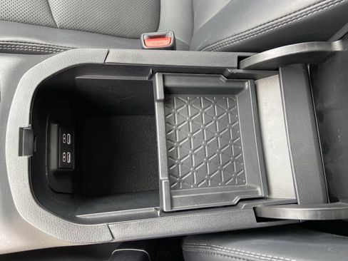 Used 2023 Toyota RAV4 Limited image 41