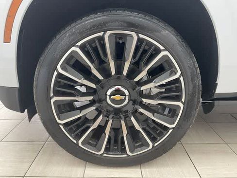 New 2026 Chevrolet Tahoe High Country w/ LPO, Illumination Package AWD/4WD image 8