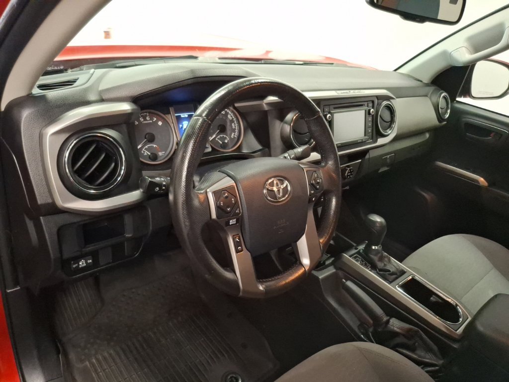 Used 2017 Toyota Tacoma SR5 w/ Tow Package AWD/4WD image 15