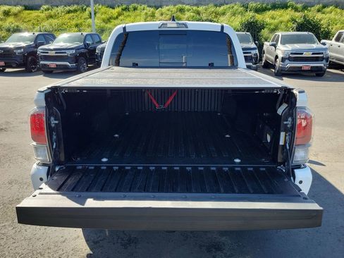 Used 2021 Toyota Tacoma TRD Sport w/ Technology Package image 20